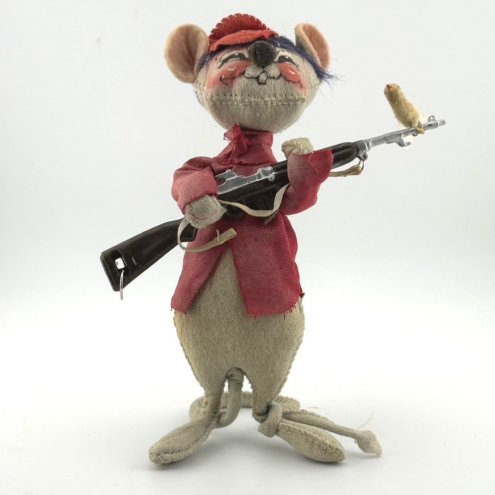 Vintage Annalee  Mouse Hunter Figurine Red Jacket Rifle Bird Mid-Century 1970's